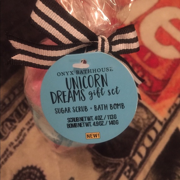 Bath Bomb 💣 &Foaming Scrub Set - Picture 2 of 5